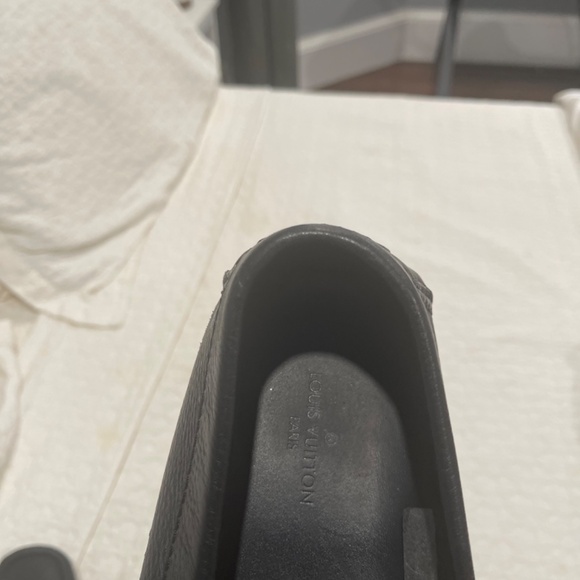 Original Louis Vuitton  for Men  $200  size 12 used excellent condition - Picture 7 of 12